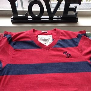 Abercrombie v neck tee